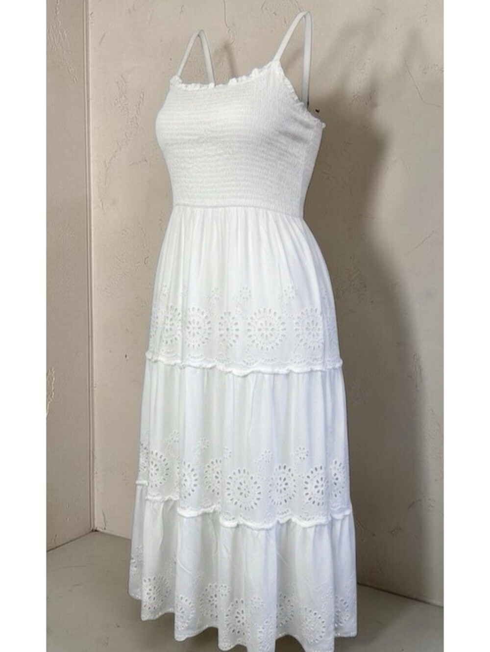 Jessica Simpson Size M Maxi Dress Cottage Eyelet Lace Tiered Boho White